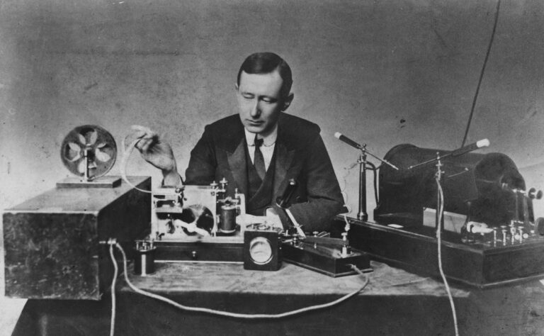 © Science Museum : Science & Society Picture Library (Marconi)